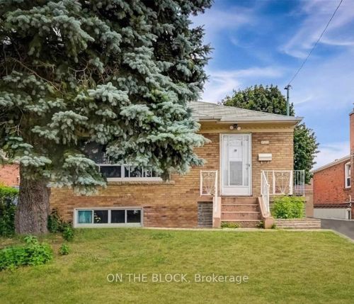 25 Annan Dr, Scarborough, ON, M1L4L3 | Card Image