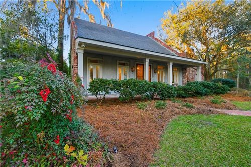 52 Magnolia Ridge Dr, Madisonville, LA, 70447-9792 | Card Image
