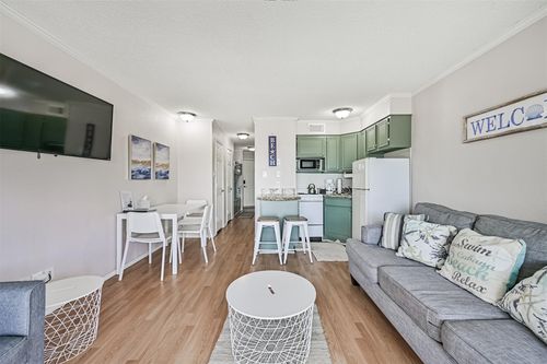 217-6102 Seawall Blvd, Galveston, TX, 77551-2031 | Card Image