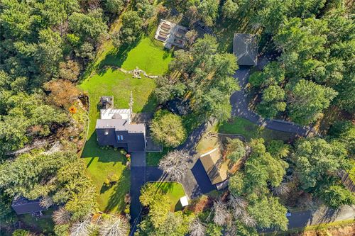 8273 Thomson Pl, Saanichton, BC, V8M1T6 | Card Image