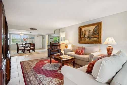 409-3900 Oaks Clubhouse Dr, Pompano Beach, FL, 33069-3669 | Card Image