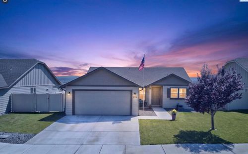 5714 Chapel Hill Blvd, Pasco, WA, 99301-4274 | Card Image