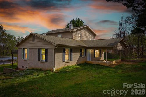 1095 Elm Cir, Granite Falls, NC, 28630-9634 | Card Image