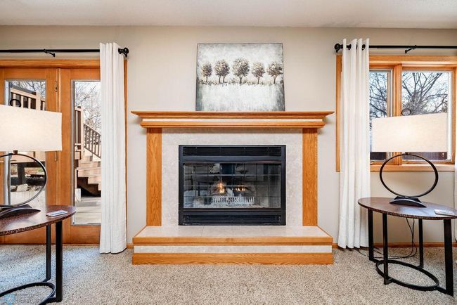 Gas fireplace w/marble & oak surroundd | Image 28