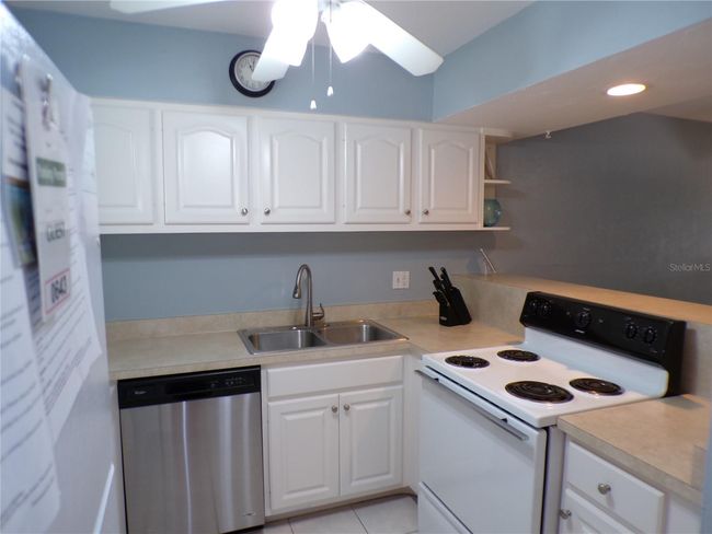 UNIT-207 - 1801 Gulf Dr N, Condo with 2 bedrooms, 2 bathrooms and null parking in BRADENTON BEACH FL | Image 15