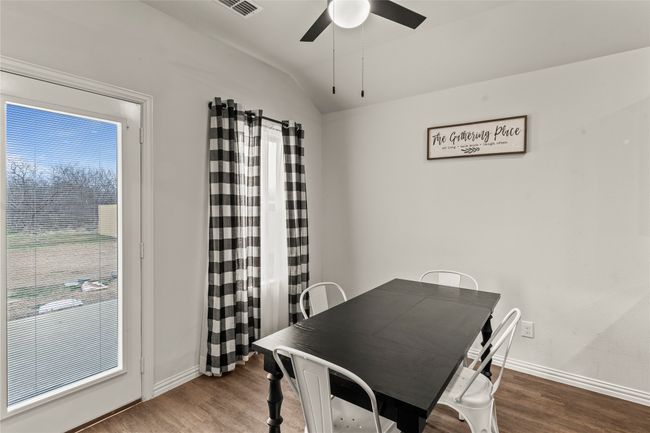 Dining/breakfast nook | Image 7