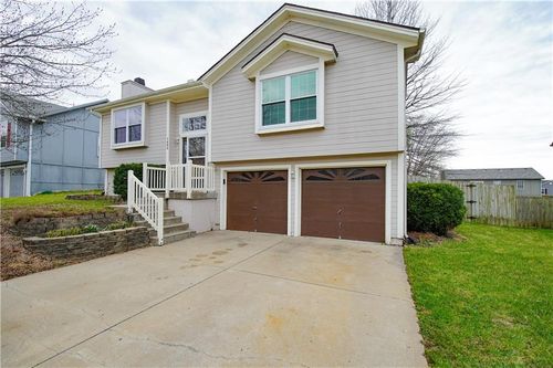 1405 Magnolia Dr, Greenwood, MO, 64034-8647 | Card Image