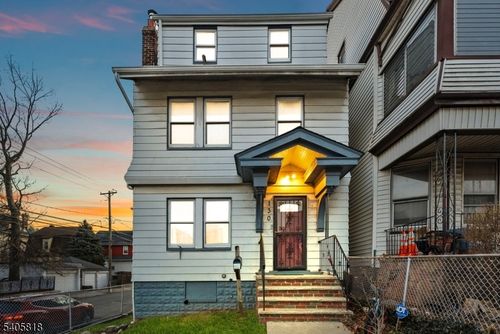 130 Renner Ave, Newark, NJ, 07112-2565 | Card Image