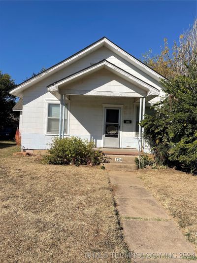 724 E 2nd Street, House other with 3 bedrooms, 1 bathrooms and null parking in Cushing OK | Image 1