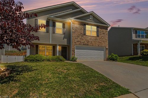 5105 Black Forest Dr, Greensboro, NC, 27405-9806 | Card Image