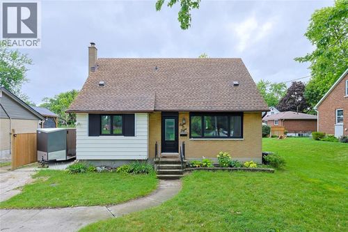 808 Rosedale Ave, Sarnia, ON, N7V2A3 | Card Image