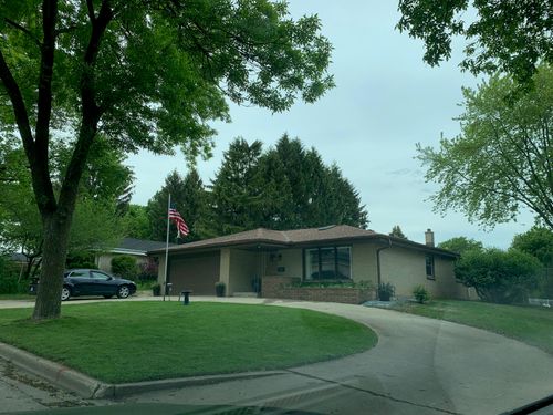 2212 W Parnell Ave, Milwaukee, WI, 53221 | Card Image