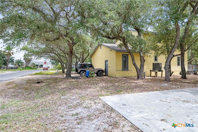 313 N 11 Th St, House other with 3 bedrooms, 3 bathrooms and null parking in Fulton TX | Image 32