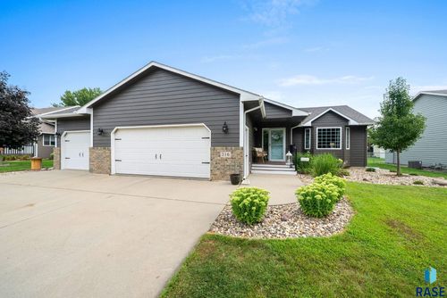 216 W Greenwood St, Brandon, SD, 57005-2151 | Card Image