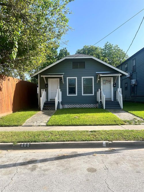 208 E Sterling St, Baytown, TX, 77520-5134 | Card Image