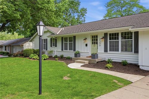2309 W 104th St, Leawood, KS, 66206-2603 | Card Image