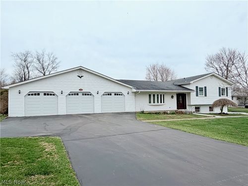 1270 Parshall Rd, Wellsville, OH, 43968-1832 | Card Image