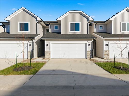 6917 Poppy Ct, Johnston, IA, 50131-4772 | Card Image