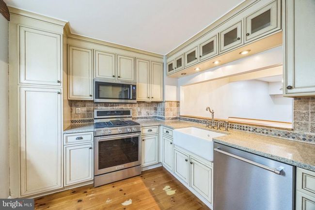 27 Wilson St, Townhouse with 3 bedrooms, 3 bathrooms and null parking in LAMBERTVILLE NJ | Image 7