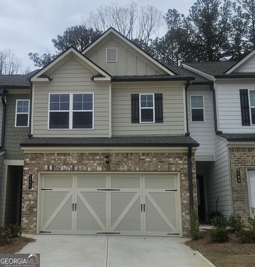5629 Overview Dr, Flowery Branch, GA, 30542-7211 | Card Image