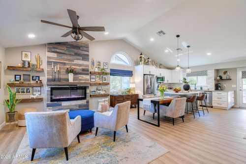 3637 W Kesler Ln, Chandler, AZ, 85226-4957 | Card Image