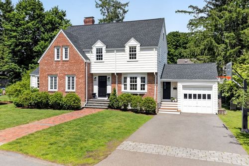 58 Leighton Rd, Wellesley, MA, 02482-6952 | Card Image