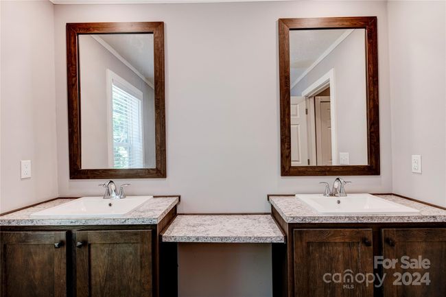 Double vanity in secondary bathroom | Image 14