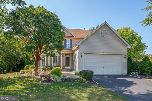 902 Colonial Ct, COATESVILLE, PA, 19320-1685 | Card Image