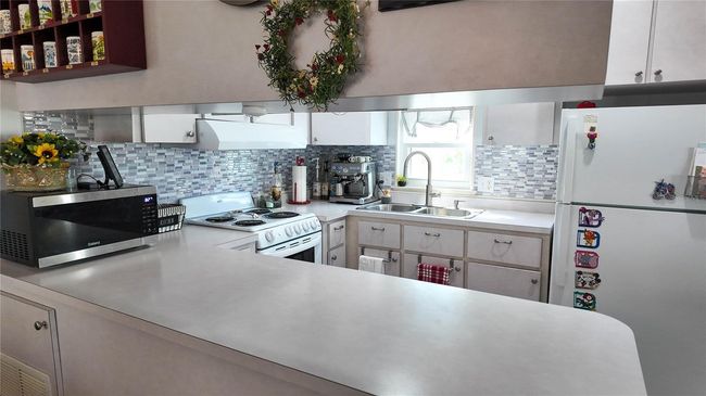 38 - 9000 Us Highway 192, House other with 2 bedrooms, 1 bathrooms and null parking in CLERMONT FL | Image 19