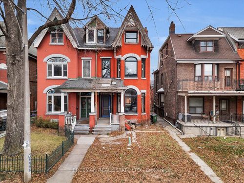 393 Manning Ave, Toronto, ON, M6G2V6 | Card Image