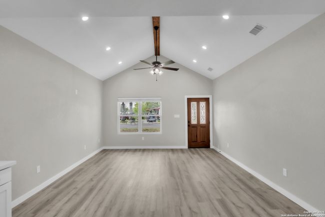 1702 17 Th St, House other with 3 bedrooms, 2 bathrooms and null parking in Hondo TX | Image 8