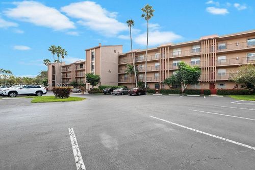 301-7220 Lake Circle Dr, Margate, FL, 33063-4808 | Card Image