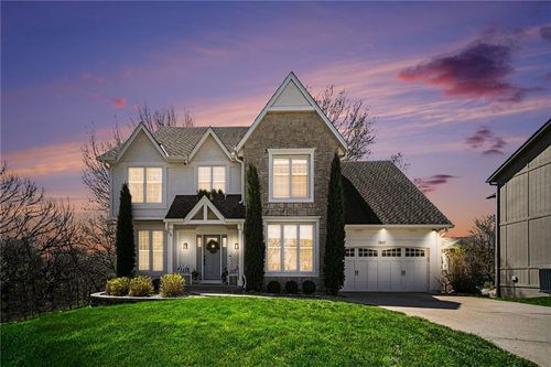 7807 Deer Run, Parkville, MO, 64152-6121 | Card Image