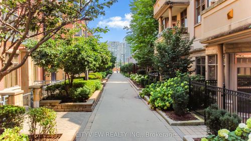 109-320 City Centre Dr, Mississauga, ON, L5B4P8 | Card Image