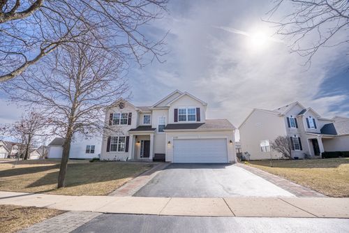 2197 Wilson Creek Cir, Aurora, IL, 60503-3608 | Card Image