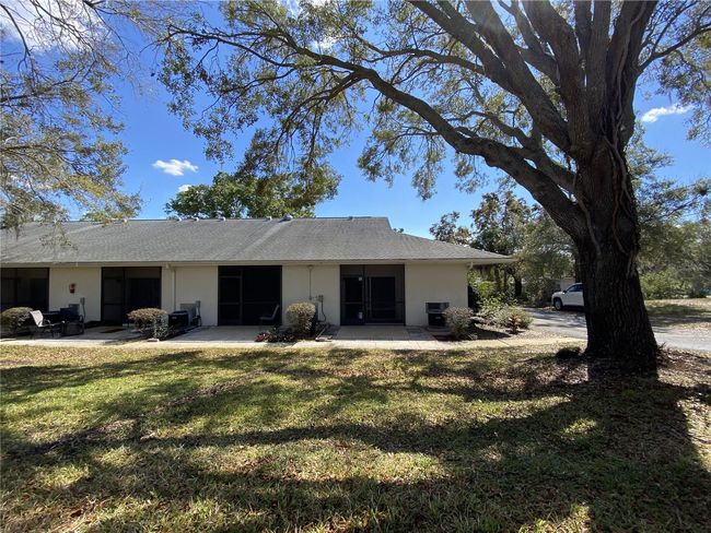 Rear Exterior | Image 18