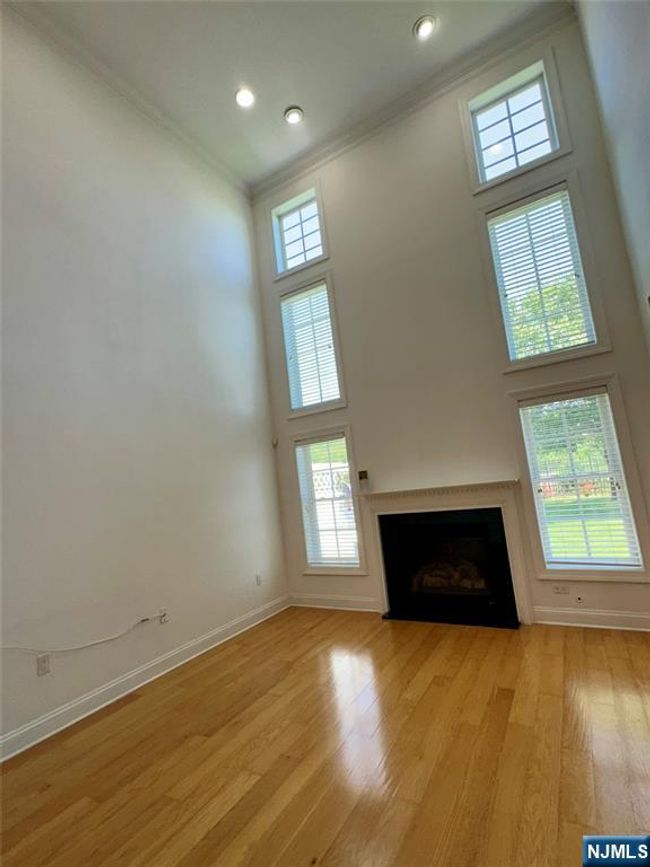 35 Magnolia Way, House attached with 3 bedrooms, 3 bathrooms and null parking in North Haledon NJ | Image 6
