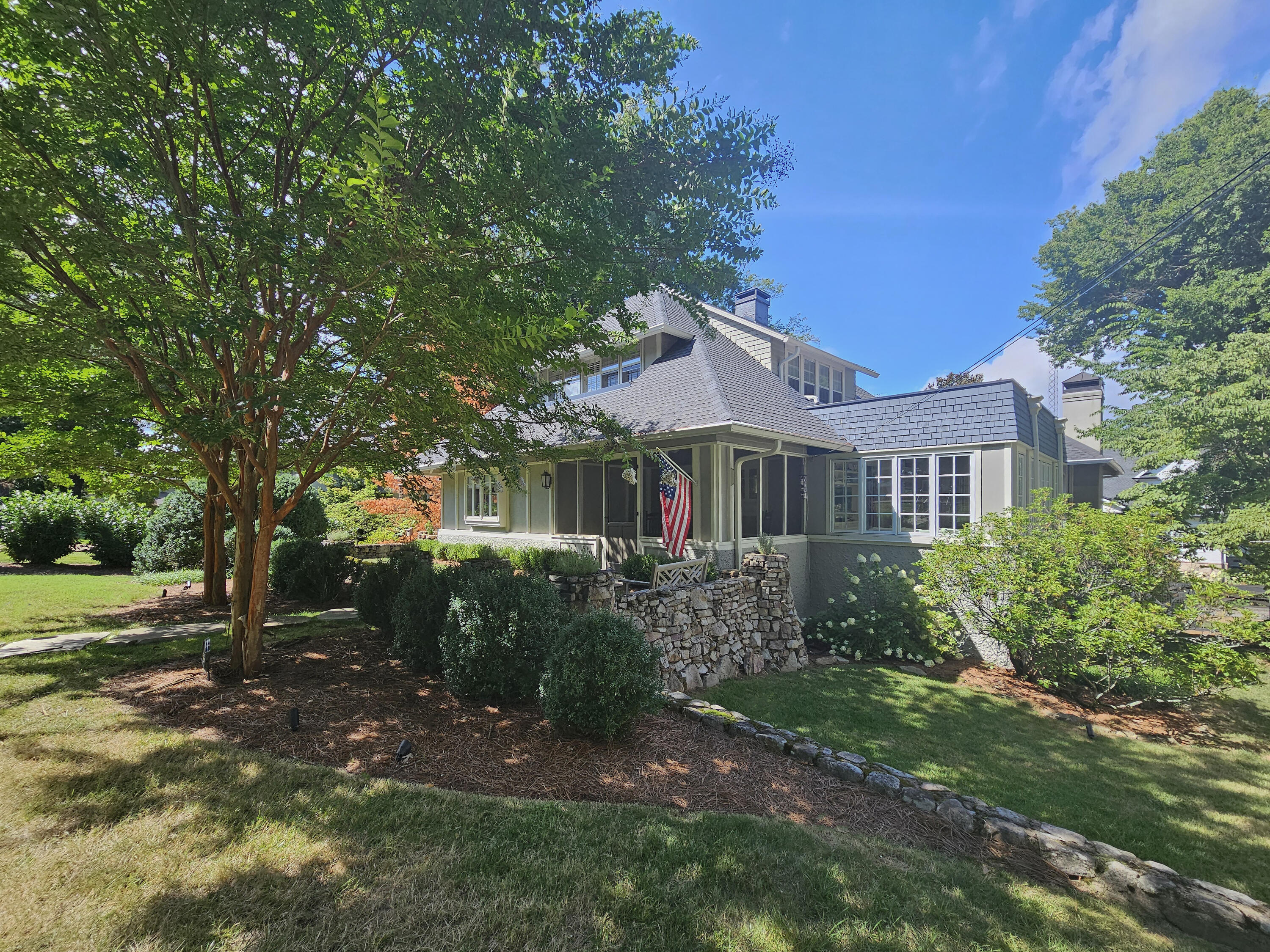 Richardson St, Lookout Mountain, TN 37350