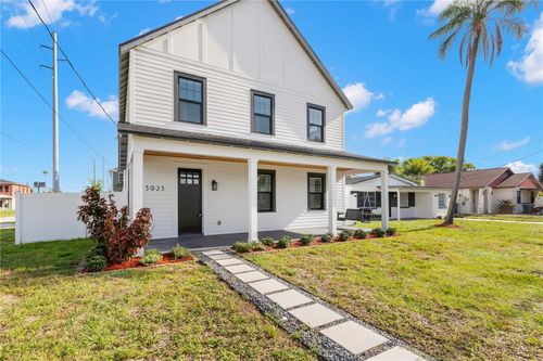 3923 W Gray St, TAMPA, FL, 33609-1227 | Card Image