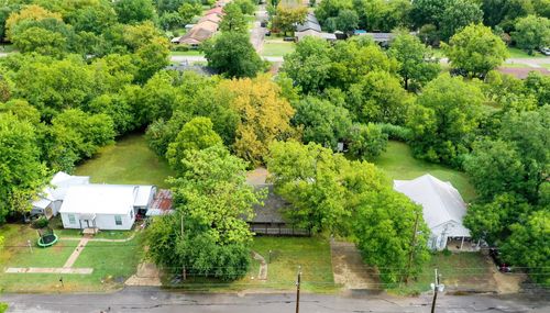 555 E James St, Wills Point, TX, 75169-2227 | Card Image