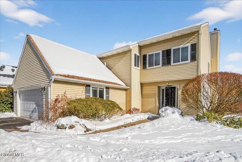 30 Loudonwood E, Albany, NY, 12211-1465 | Card Image