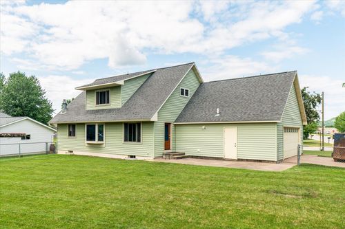 1430 Willow St, La Crescent, MN, 55947-1619 | Card Image