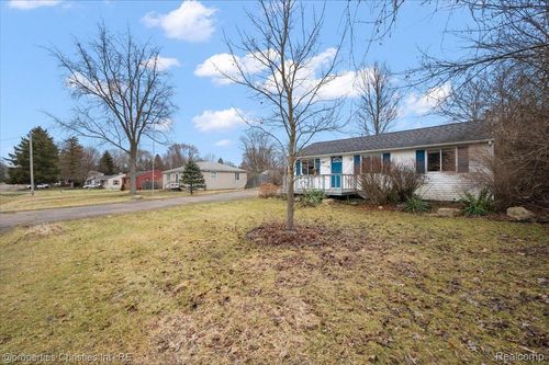 7387 Lawrence St, Grand Blanc, MI, 48439-9341 | Card Image