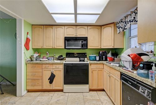 p1-3823 S Maryland Pkwy, Las Vegas, NV, 89119-7539 | Card Image