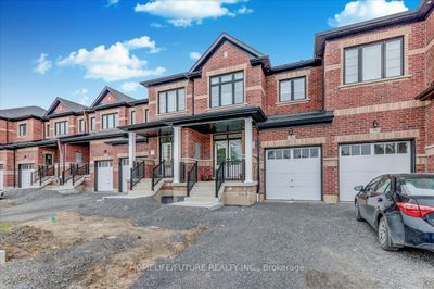 36 Littlewood Dr, Home with 3 bedrooms, 3 bathrooms and 2 parking in Whitby ON | Image 3