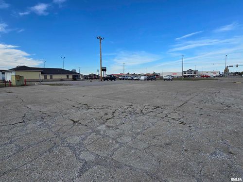 630 N Commercial St, Harrisburg, IL, 62946-3311 | Card Image