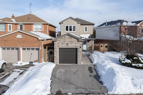 3 Teddington Cres, Whitby, ON, L1R1S4 | Card Image