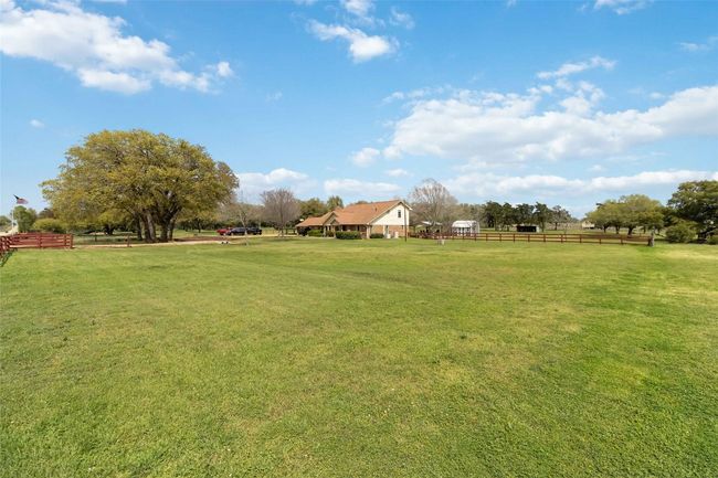 275 Saegert Rd, House other with 4 bedrooms, 2 bathrooms and 4 parking in Paige TX | Image 33