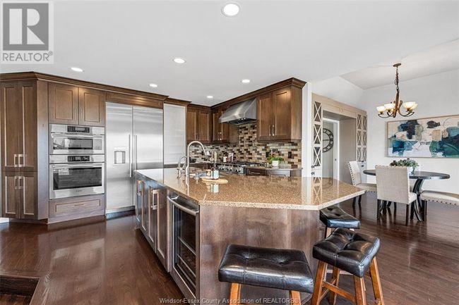 4520 Centre Lake Dr, House other with 5 bedrooms, 4 bathrooms and null parking in Windsor ON | Image 16