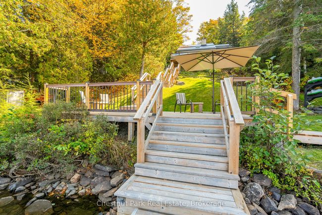 293 W Diamond Lake Rd, House other with 3 bedrooms, 2 bathrooms and 4 parking in Highland Grove ON | Image 12
